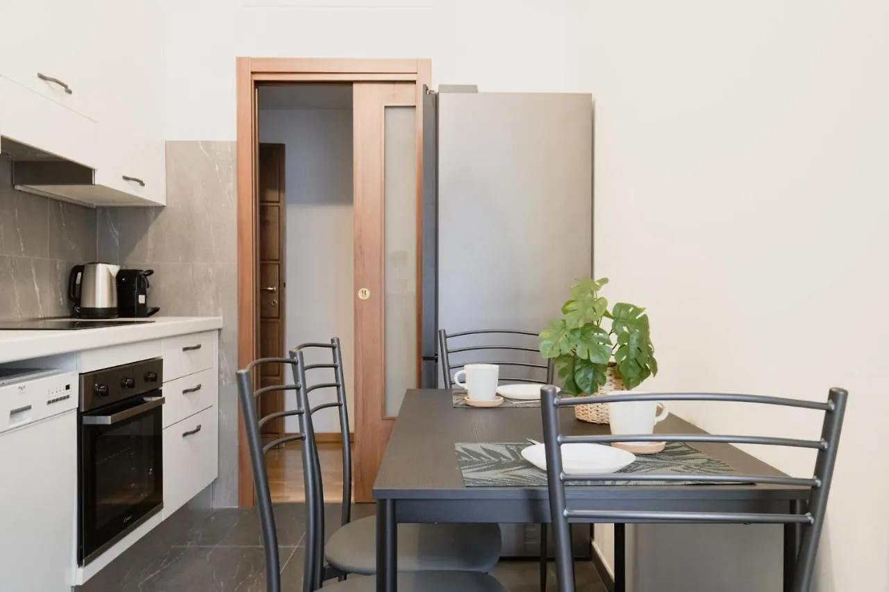 Easylife - Attico Di Lusso A Pochi Passi Dal Duomo Apartment Milan 0*,
